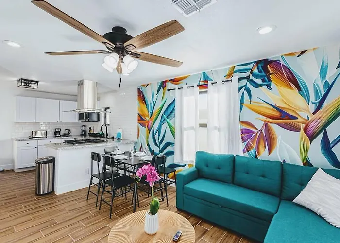 Phoenix Retreat - 2 Bedroom Home With King-Size Bed - 3 Smart Tvs - 10 Min From Airp - Unit A