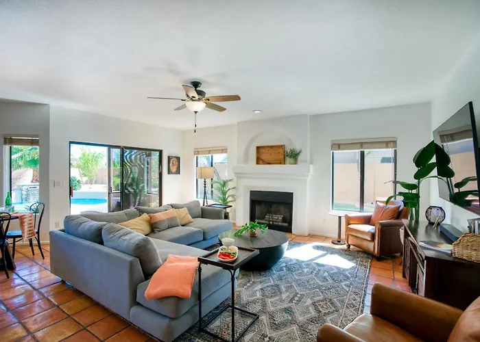 Upscale Phoenix Abode Walk To South Mountain Park