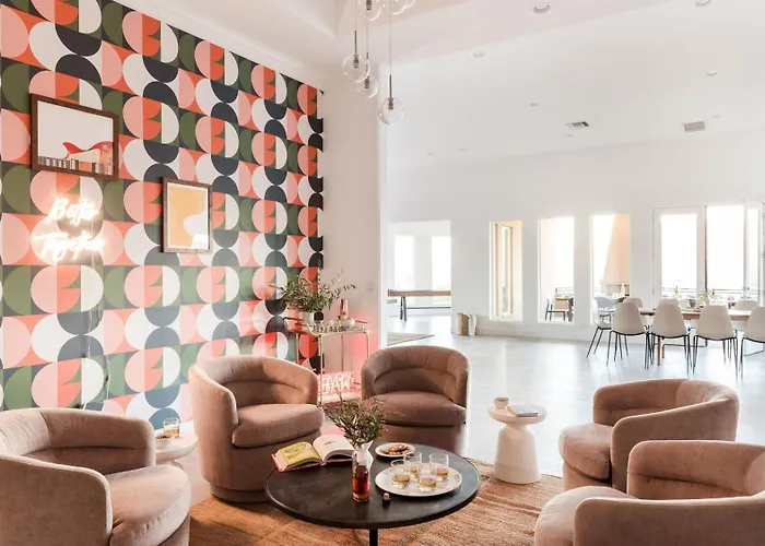 Julep By Avantstay Stylish 9 Bedroom Estate W Mid-Century Modern Decor